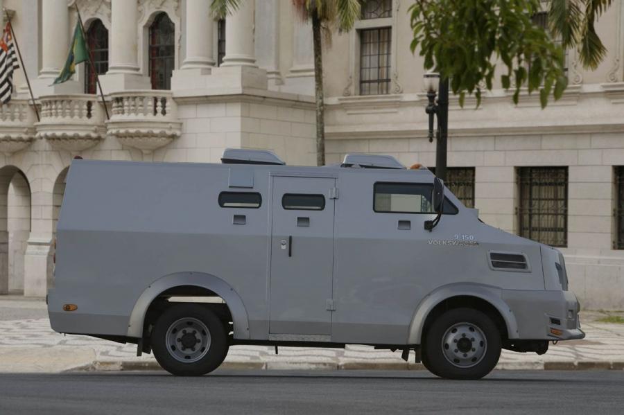  Volkswagen 9.150 ECE Armored Truck 2008 года  (фото 9 из 16)